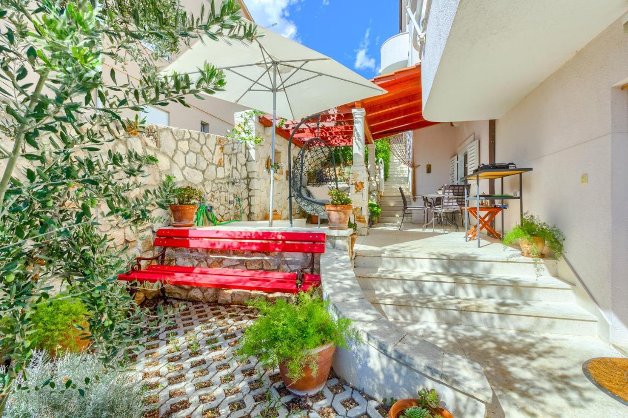Apartments Meri Trogir Exteriör bild